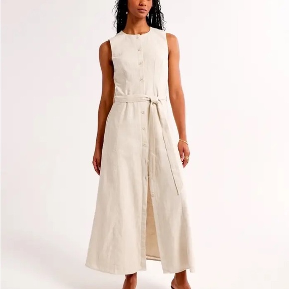 Abercrombie & Fitch Dresses & Skirts - Abercrombie & Finch Medium Petite Button-Front Maxi Dress in Light Beige